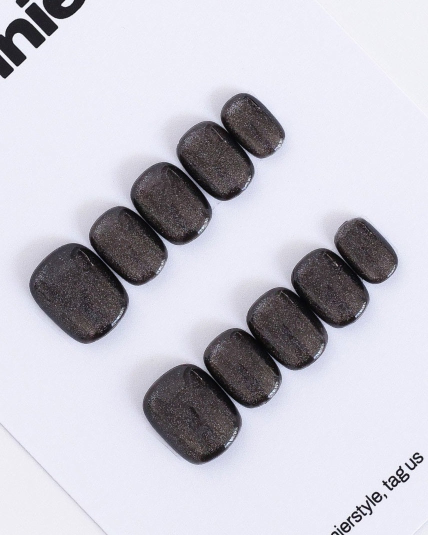 Black Nebula Cat Eye Press Ons